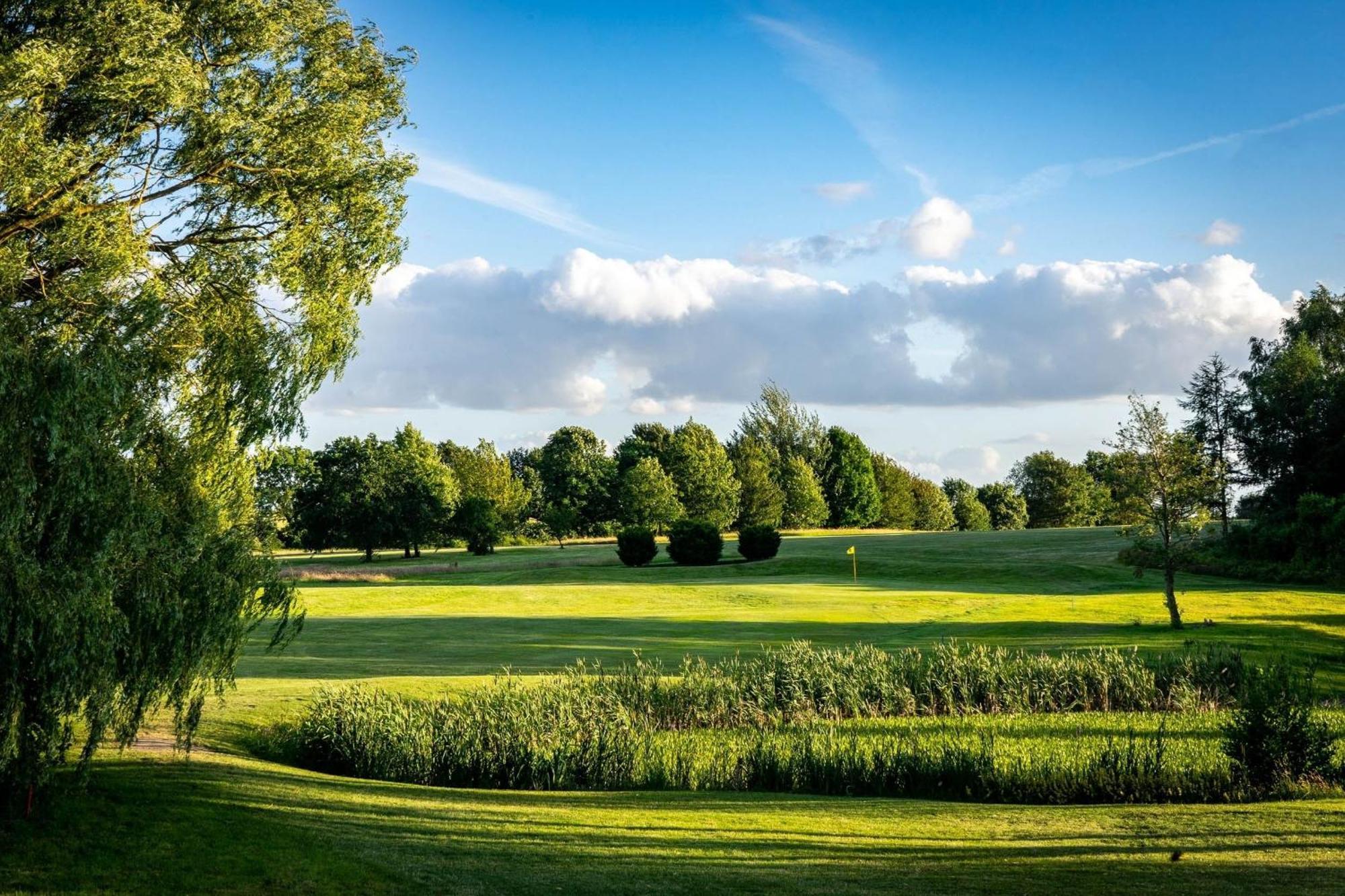 Golfplatz Ploener See Kleiner Ploener See Bosau ภายนอก รูปภาพ